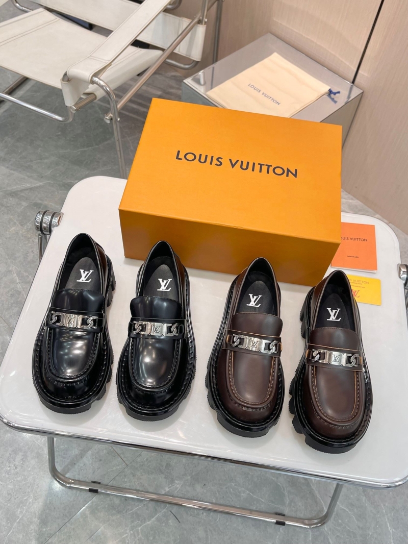 l0vis Vvtt0n loafers